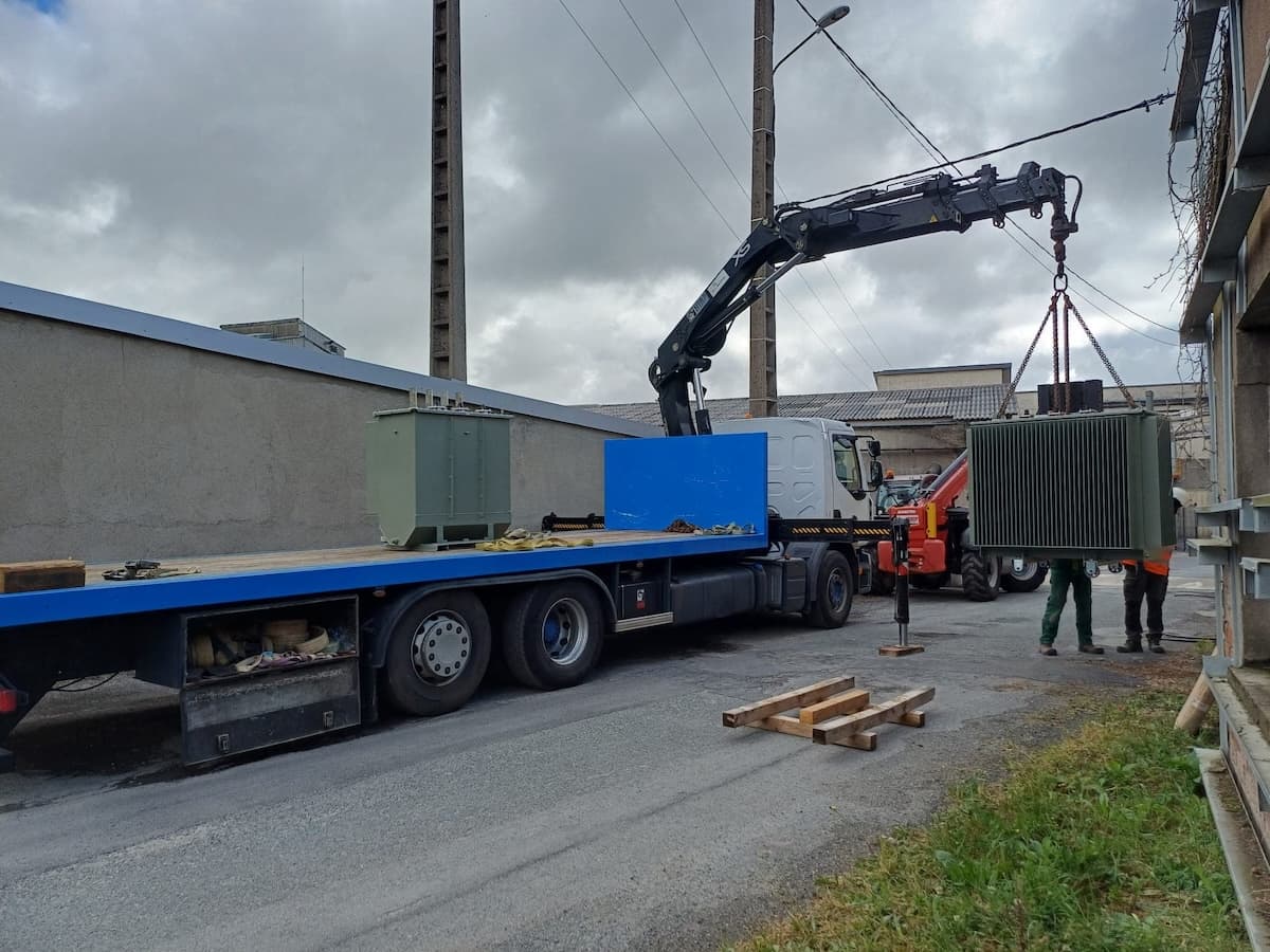 camion bras armoire électrique camion bras pour déplacer une armoire électrique